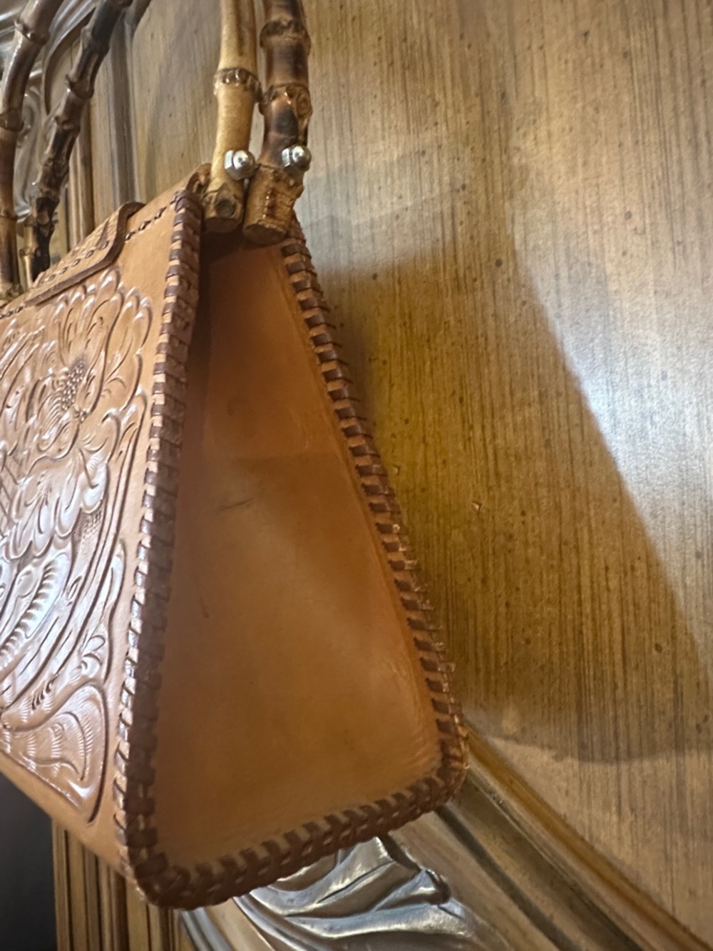 Vintage Detailed Leather Floral Tooled Hand Purse With Bamboo Wooden Handles - Picture 6 of 17